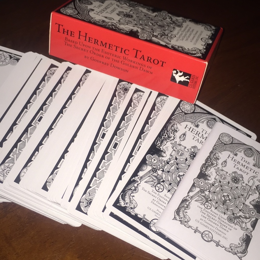 🌟New Red Box: Hermetic Tarot - Picture 2 of 9